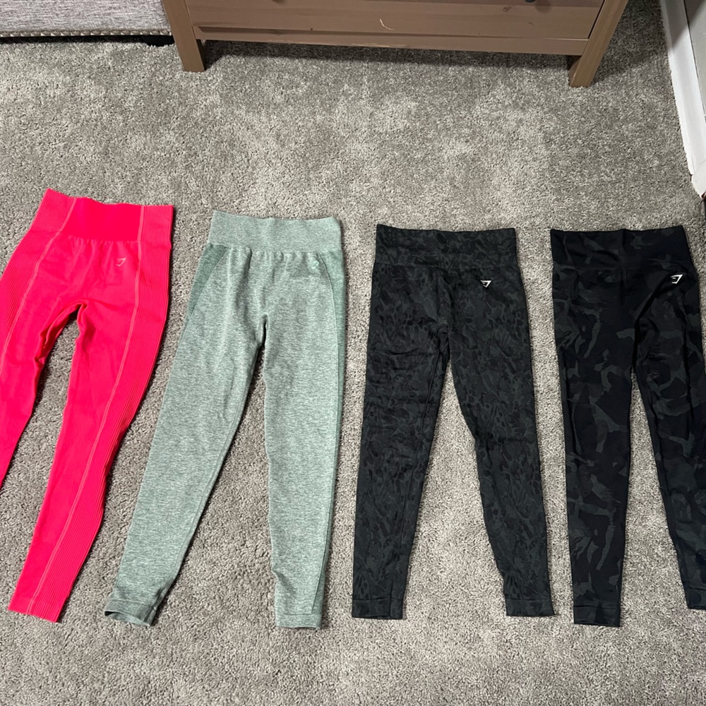 Gymshark leggings bundle 4 pairs size medium (worn once or twice!)LIKE NEW